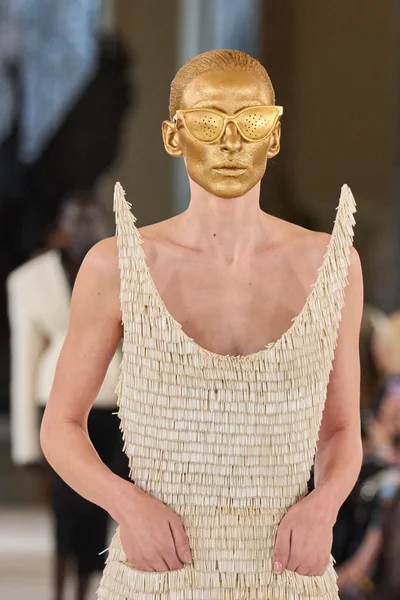 Look 23